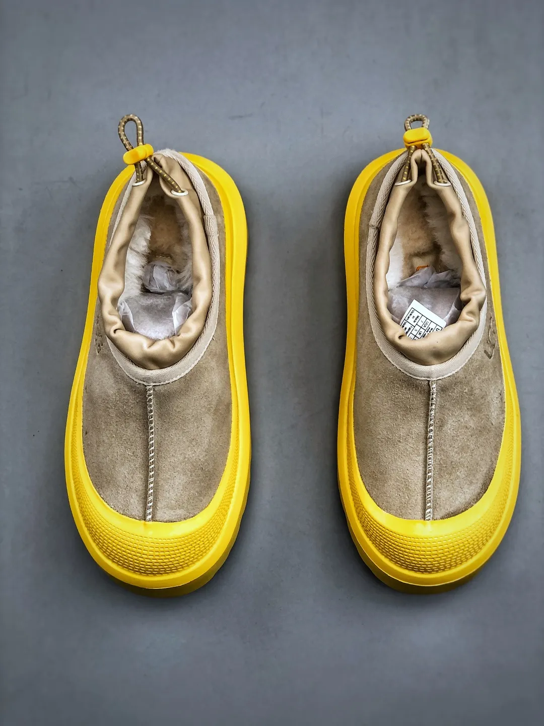 Local self-pickup 💰560 supports store delivery. Same style as Wang Yibo, the latest official revision and new style! The platform is exclusively for foreign trade UGG Tasman GTX winter neutral small potato snow shoes 1172790 Produced by the ten-year-old brand shoemaking factory production line. Pay attention to every detail. Longfeng A-grade genuine sheep fur is integrated. Created in full compliance with the ZP process. Size: 37-45